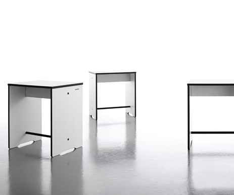 RIVA Hocker / Beistelltisch H44xB35xT35